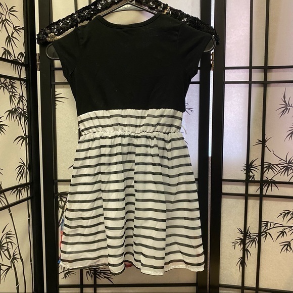 Girls hello kitty striped dress - Picture 4 of 4